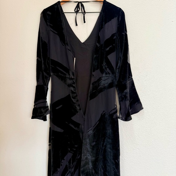 ANTHROPOLOGIE Selina Velvet Maxi Black Dress Seen Worn Kept size 4 - Picture 3 of 10